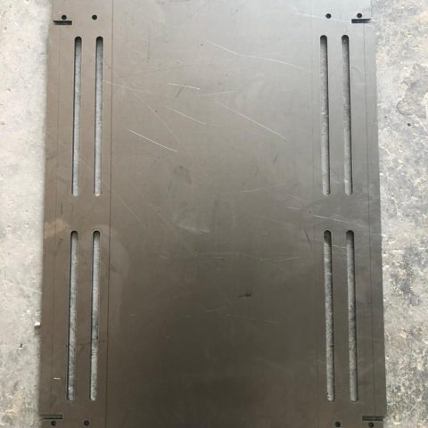 برش و حک قطعات فلزی