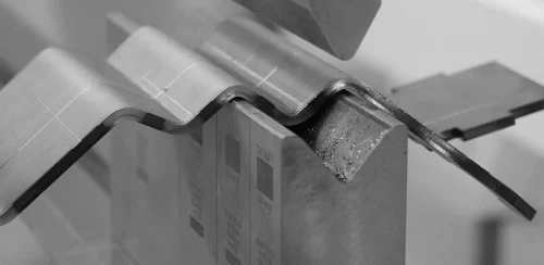 bending-persia-laser-01