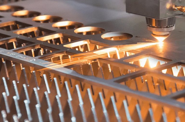 مزایای استفاده از برش لیزری برای ساخت قطعات فلزی